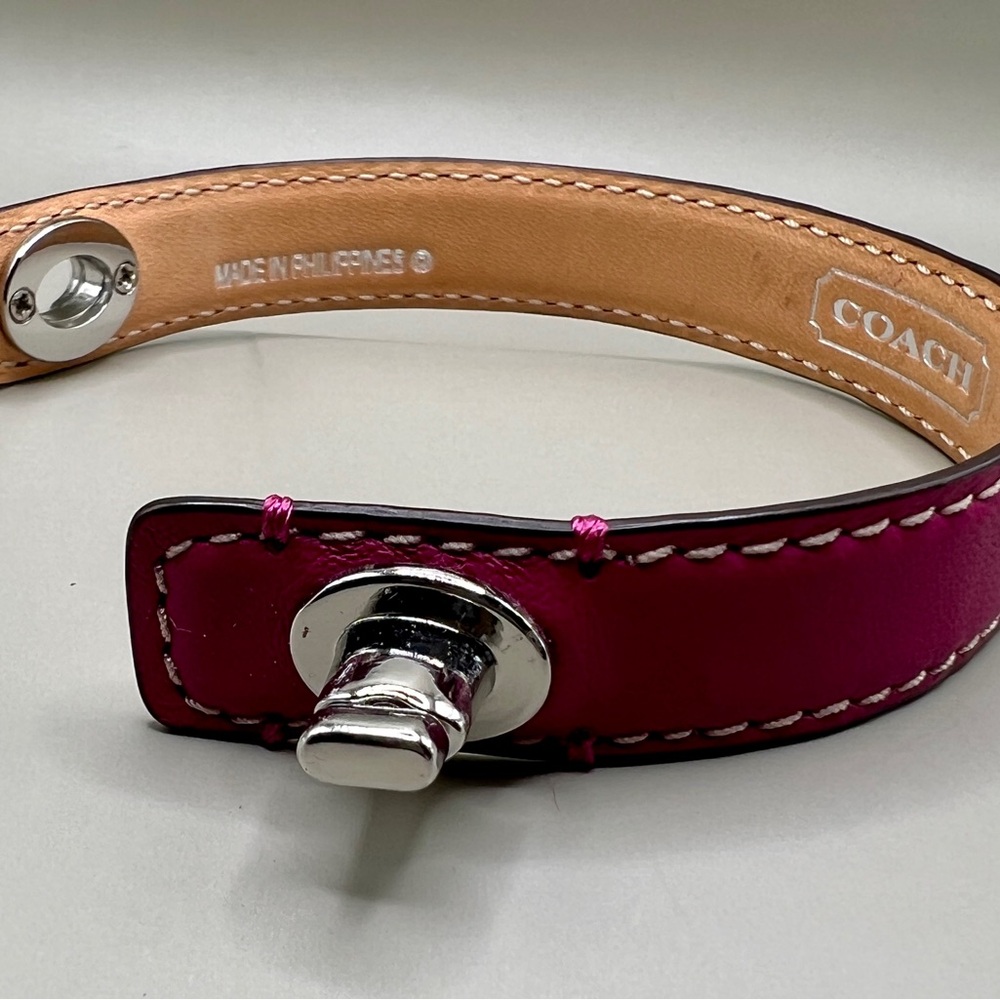 COACH Authentic Leather Turnlock Bracelet — Fuchsia/Hot Pink | NWOT | MSRP $89 - Picture 4 of 13